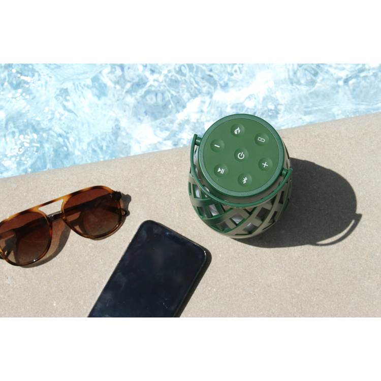Portable Bluetooth 10-Watt Speaker With LED Flame Light